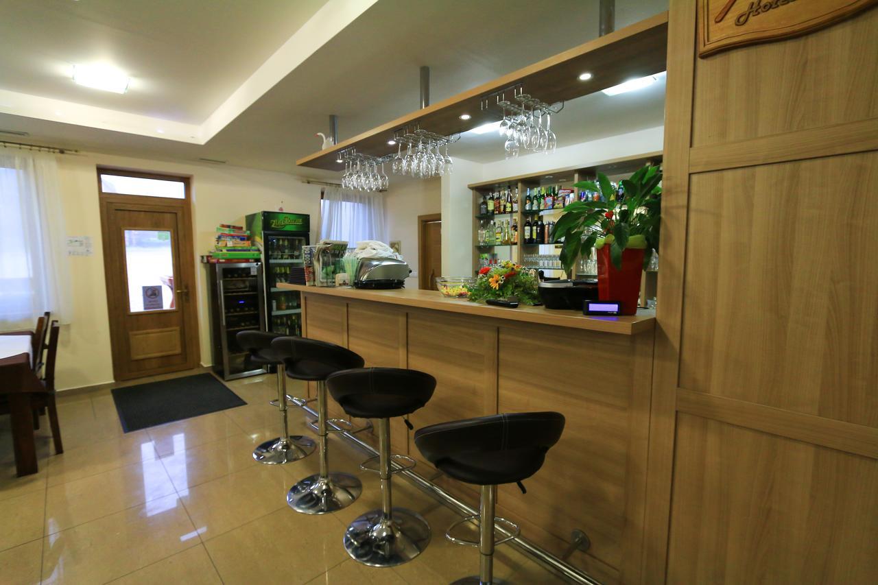Horsky Hotel Kristina Hrustin Экстерьер фото